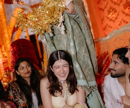 Karila falls on Arjun and Shanaya during Anshula’s Chooda ceremony