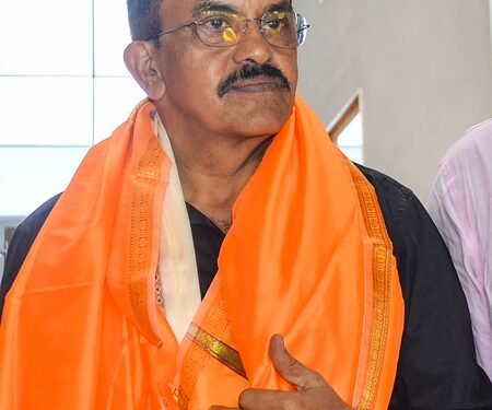 ‘Uddhav Sena crumbling’: Shiv Sena leaders amid uproar over recognition to 6 SS (UBT) MPs
