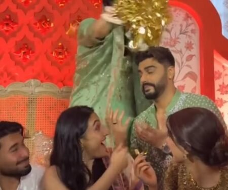 Arjun Kapoor elated as Anshula Kapoor’s wedding ‘kaleeras’ fall on him, Khushi Kapoor seen overjoyed