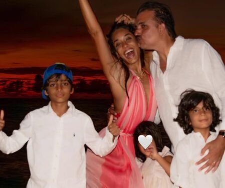Lisa Haydon says baby girl Lara threw a tantrum during family photoshoot: She hates sharing her mom’s attention
