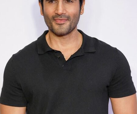 Karan Tacker reacts to fraud attempt, warns about fake manager scam