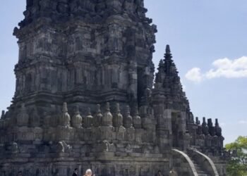 As PM Modi offers prayers, ‘Om Namah Shivay’ chants resonate through Prambanan Temple in Indonesia