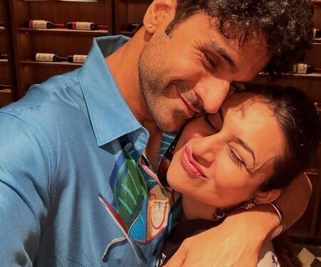 Vivek Dahiya, Divyanka Tripathi celebrate 10th wedding anniversary, first as parents to twin boys