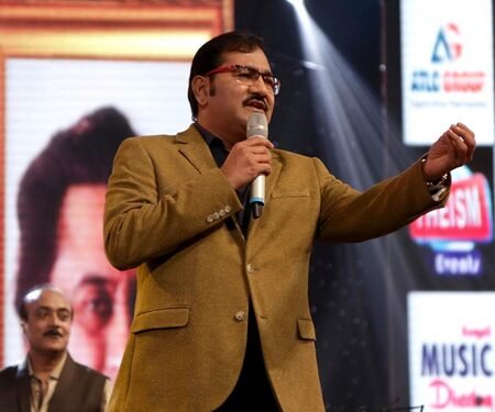 Sudesh Bhosale recalls painting Hema Malini’s film posters with his father in 1970s