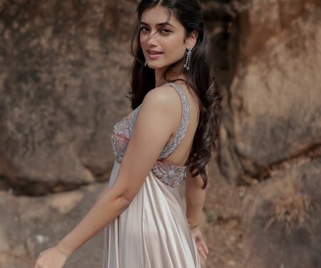 Bhagyashri Borse breaks down at ‘Lenin’ success meet; thanks fans for their constant motivation!