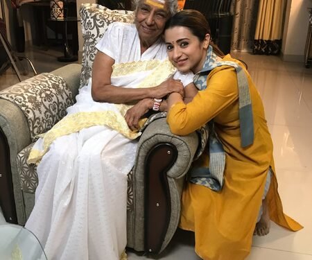 Trisha tells S Janaki: Thank you for reminding me that the greatest artists are the humblest souls!