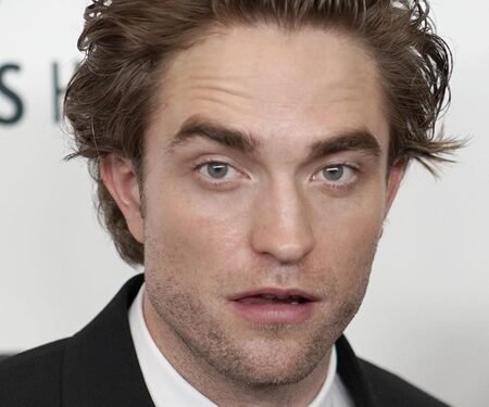 Suki Waterhouse says she wrote ‘Weirdo’ for Robert Pattinson