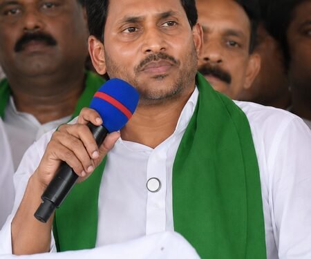 Jagan accuses coalition govt of pushing aqua sector into distress