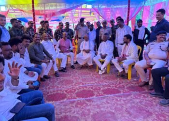 Jitan Ram Manjhi unveils ancestors’ statues in Gaya, becomes emotional during ceremony