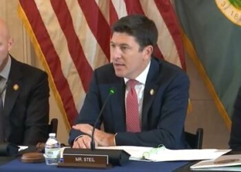 US lawmakers push Senate to clear crypto bill