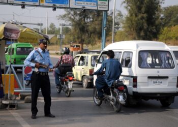 Pakistan: Public transport fares and freight charges increase after fuel price hike