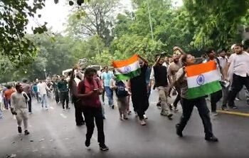 Tension erupts at Delhi’s Jantar Mantar during protest march; police deploy barricades