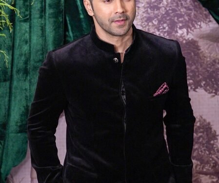 When Varun Dhawan revealed Amitabh Bachchan slept in his vanity van to reach ‘KBC’ set on time