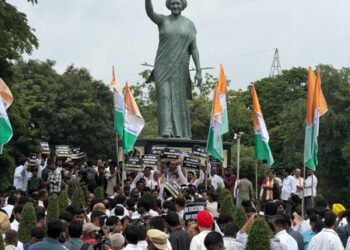 Telangana Congress leaders detained during ‘Chalo Lok Bhavan’