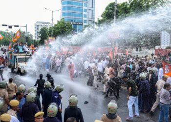 Raj police use water cannons to stop protestors as BJP marches to Congress HQ; INC announces counter-march
