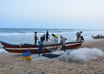 Nine Indian fishermen arrested by Sri Lankan Navy; trawler seized