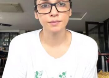 Isha Koppikar says ‘celebrities’ job is not to raise their voice on every issue’ amid Delhi protests