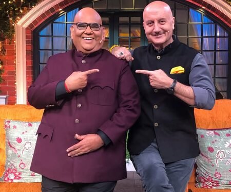 Anupam Kher gets emotional as he shares a special memory with Satish Kaushik and Kapil Sharma