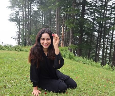 Sadia Khateeb embraces her Kashmiri roots, says returning home feels like reconnecting with herself