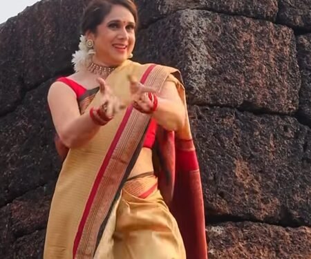 Meenakshi Seshadri recreates A.R Rahman’s ‘Anjali Anjali’, calls it a divine offering for music lovers