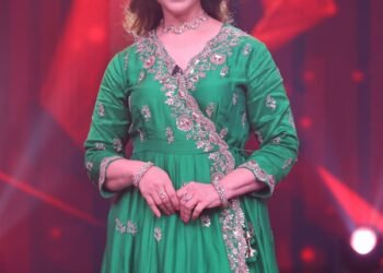 Meenakshi Seshadri revisits ‘Shahenshah’ memories, recalls India’s first hot air balloon song shoot with Amitabh Bachchan