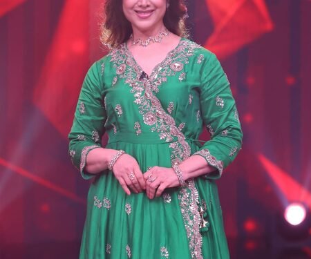 Meenakshi Seshadri revisits ‘Shahenshah’ memories, recalls India’s first hot air balloon song shoot with Amitabh Bachchan