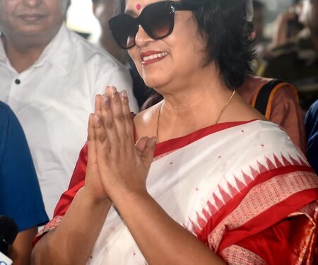 Taslima Nasrin returns to Kolkata after being forced to leave 19 years ago