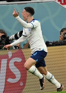 Foden signs new four-year Manchester City contract until 2030