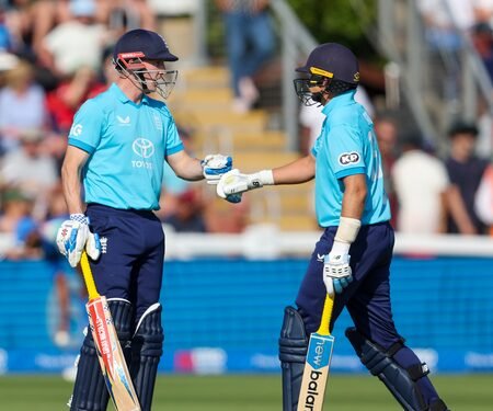 Learn from Root on how to rotate strike, says Brook ahead of Lord’s decider against India
