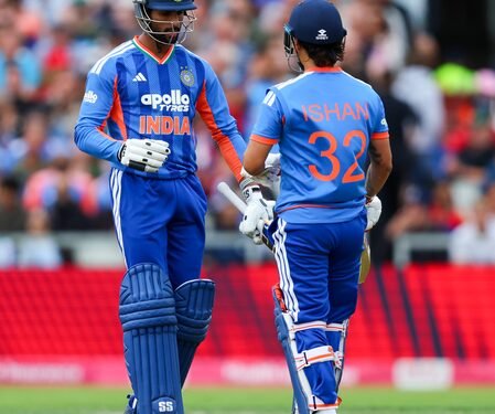2nd T20I: Late flourish lift India to competitive 190/7 against England