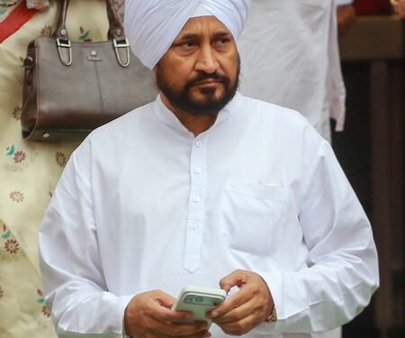 Channi supporters disrupt Warring speech, expose Punjab Congress discord