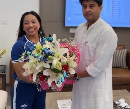 Union Min Jyotiraditya Scindia meets Mirabai Chanu after historic CWG triumph
