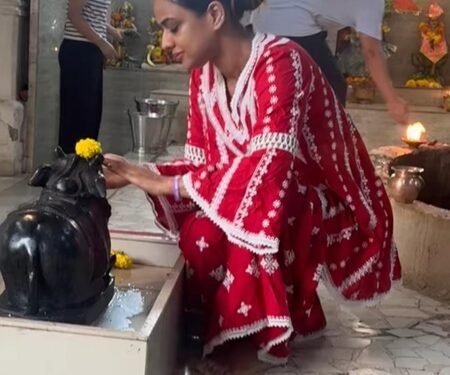 Nia Sharma offers prayers on first Monday of holy ‘Sawan’ month, seeks Lord Shiva’s blessings