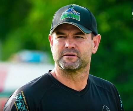 Pakistan appoints South African Mike Smith as batting coach