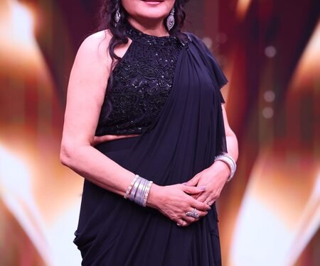Jaya Prada recalls ‘Tohfa’ saree craze, reveals shops ran out of stock after sing with Jeetendra became a hit