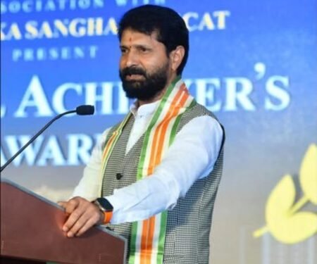 K’taka BJP cites Priyanka’s pro-women slogan, criticises Congress over all-male Cabinet