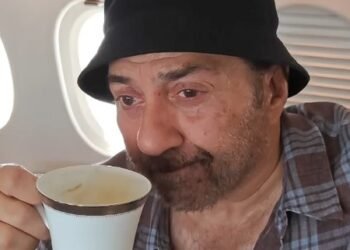 Sunny Deol and Karan Deol indulge in ‘Baap Beta Dialoguebaazi’ on a flight