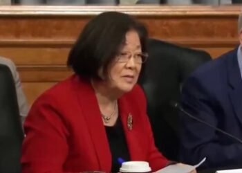 US Democrats move to block Trump immigration rule