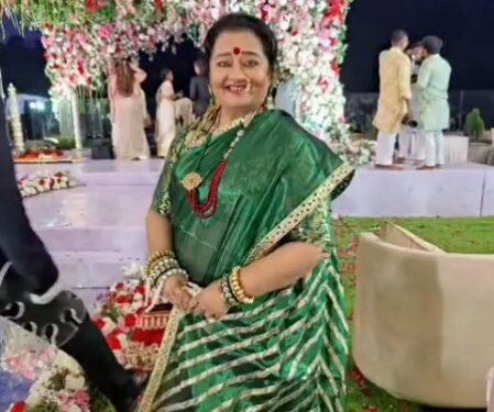 Apara Mehta shares her love for Indian handlooms, says she was introduced to them by her mother