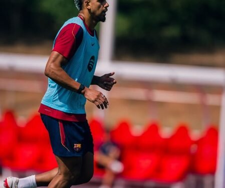 Liverpool set to sign Barcelona defender Ronald Araujo on loan: Reports