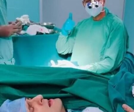 Sonu Nigam gives an impromptu performance while in surgery: Singing in the pain