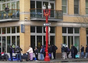 US food outbreaks spread across dozens of states