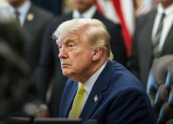 Trump defends splitting childhood vaccines