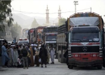 Pakistan: Goods transporters vow to continue strike after talks with govt fail