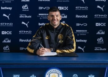 Man City sign goalkeeper Geronimo Rulli from Marseille on two-year deal