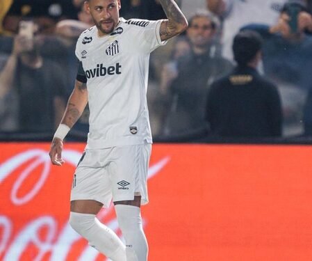 ‘Instead of criticising, support us’: Neymar lashes out at ‘negative’ Santos supporters