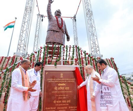HM Amit Shah unveils statue of Atal Bihari Vajpayee in Rajasthan, launches projects worth Rs 6,453 crore (Ld)