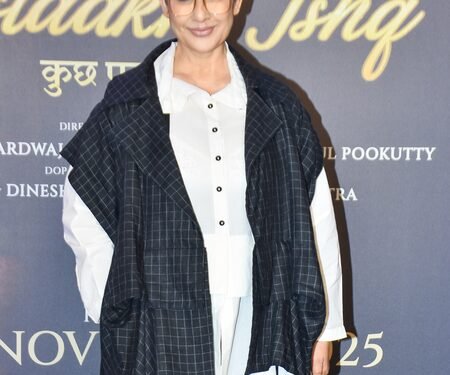 Manisha Koirala rings in birthday as parents throw special bash for her