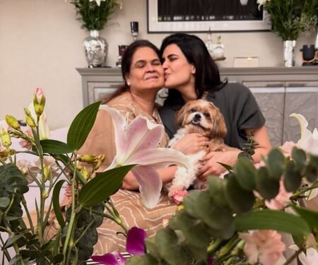 Karishma Tanna celebrates her mom’s ‘best birthday ever’, plants a sweet kiss on her cheek