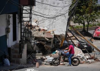 Colombia declares emergency in quake-hit regions
